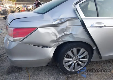 2011 Honda Accord 3.5 Ex z USA, uszkodzony, nr VIN 1HGCP3F75BA021696